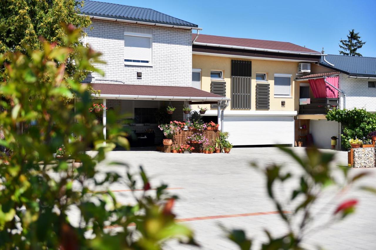 Anna Panzio Bed & Breakfast Herend ภายนอก รูปภาพ