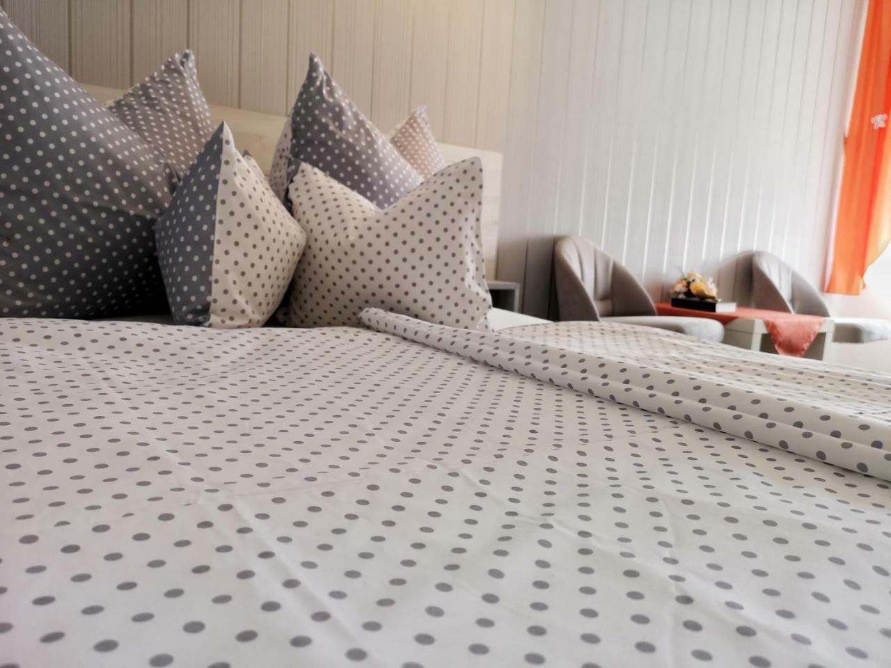 Anna Panzio Bed & Breakfast Herend ภายนอก รูปภาพ