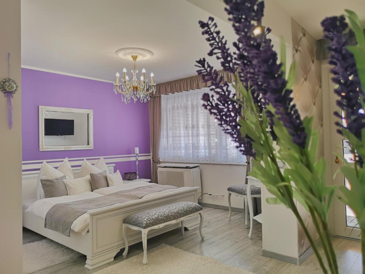 Anna Panzio Bed & Breakfast Herend ภายนอก รูปภาพ